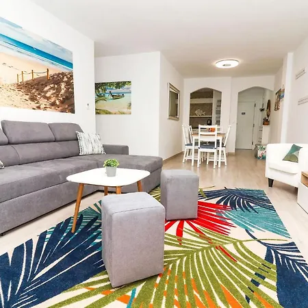 Family Walking Distance To The Sea And Amenities Apartment Sitio de Calahonda