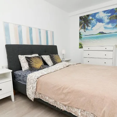 Family Walking Distance To The Sea And Amenities Apartment Sitio de Calahonda