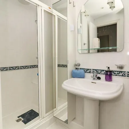 Family Walking Distance To The Sea And Amenities Daire Sitio de Calahonda