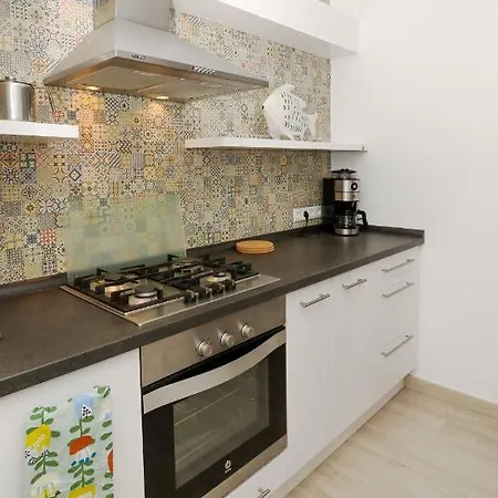Family Walking Distance To The Sea And Amenities Daire Sitio de Calahonda